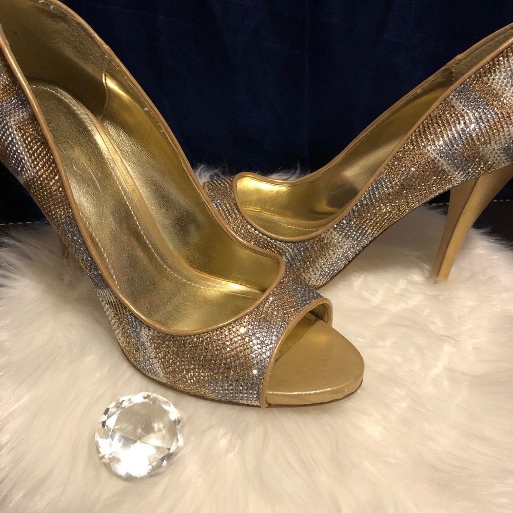 Heels - Picture 3 of 3